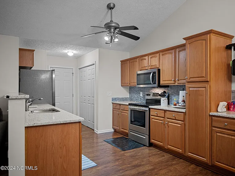 204 Jasmine Ln — Photo 30