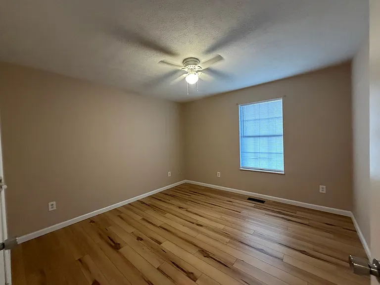 2188-2190 Three Springs Rd — Photo 17