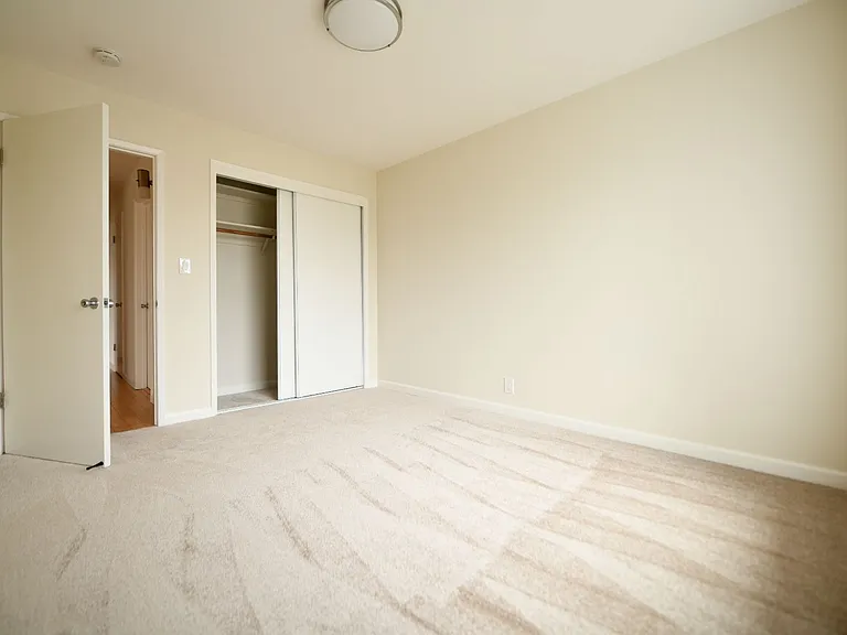 2p008 - Lake View East — Photo 25
