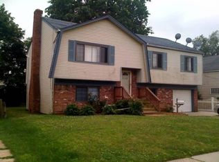 430 Madison St, Westbury, NY 11590