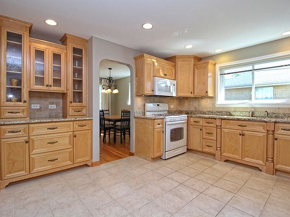 2nd image of 4855 Oak Center Dr