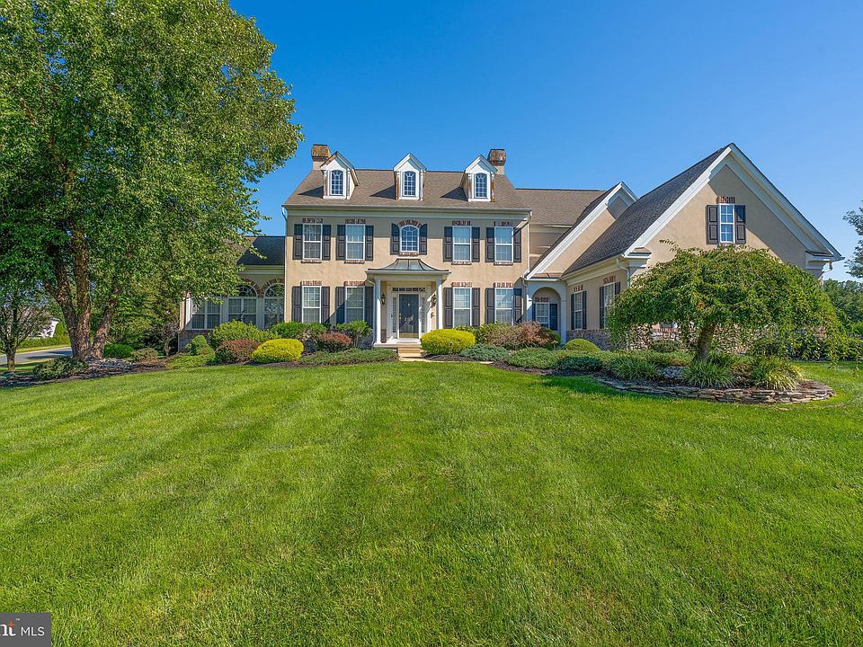 1st image of 209 Sammons Pond Dr