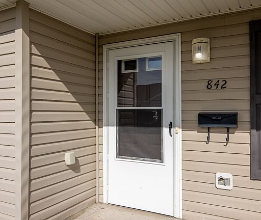 2nd image of 842 Serenity Ln #842