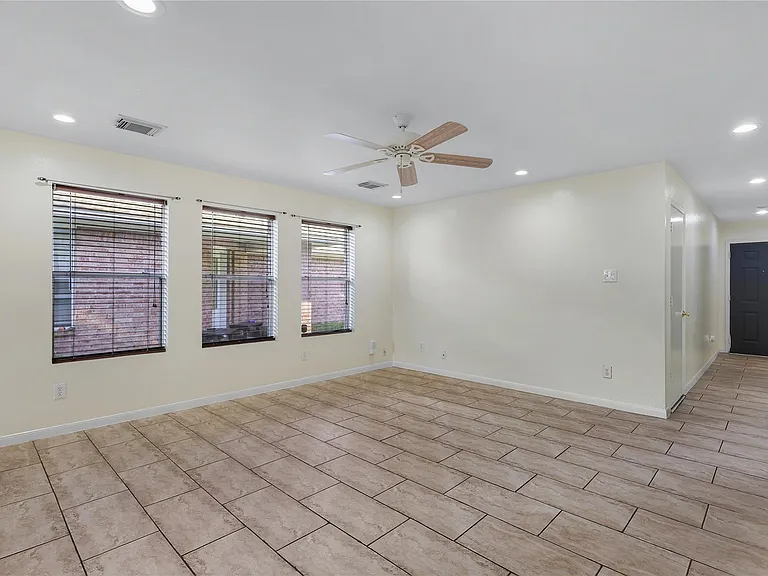 1117 Willersley Ln — Photo 14