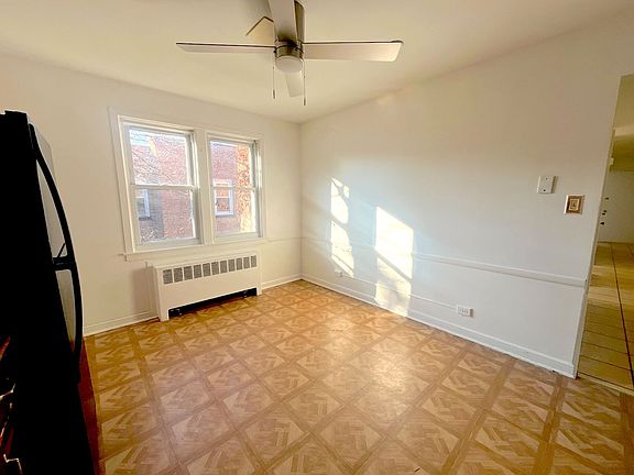 5th image of 6557 N California Ave #2S
