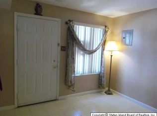 668 Ilyssa Way, Staten Island, NY 10312