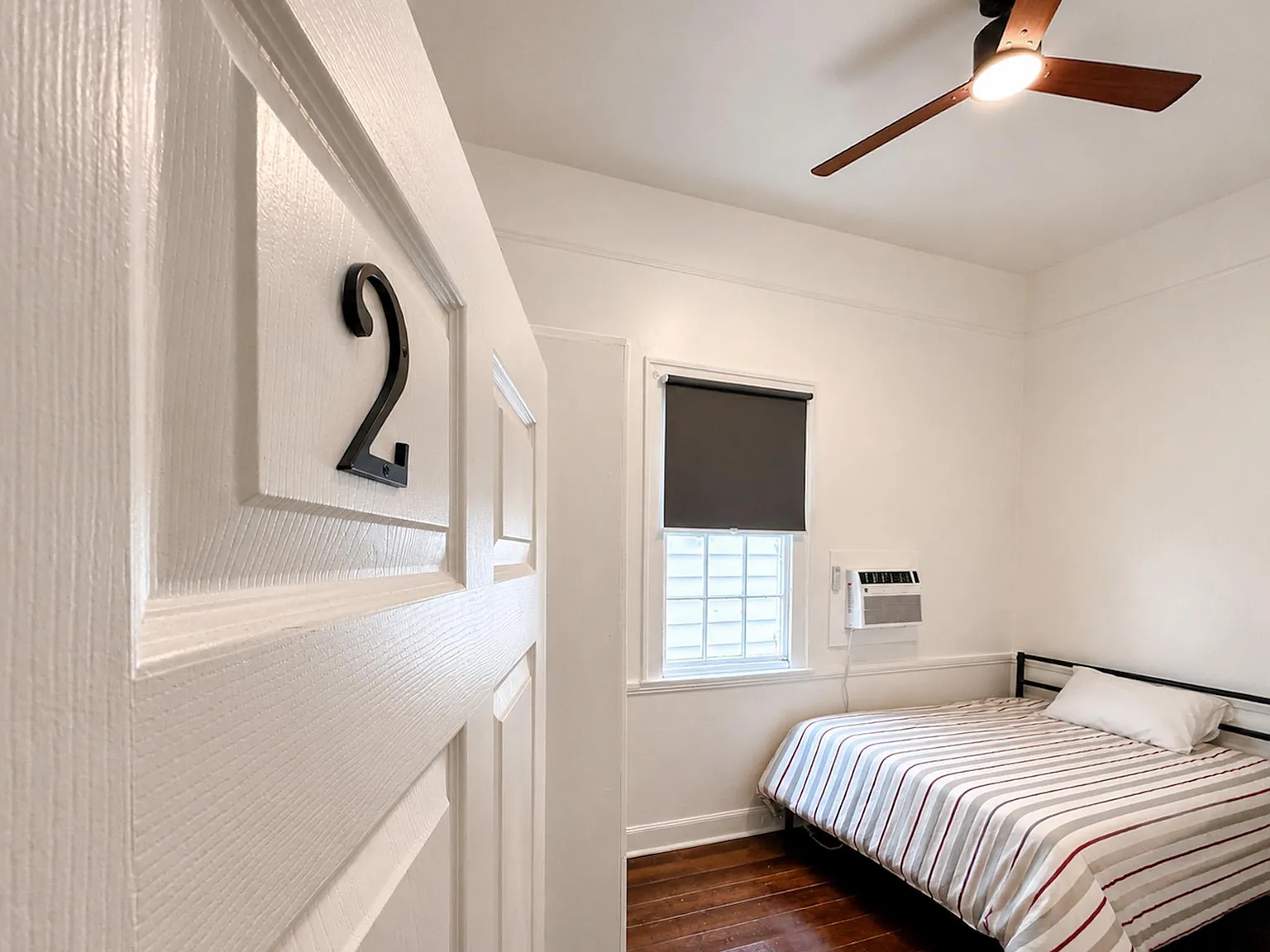 3 bed, 1.0 bath, 900 sqft, $819 — Photo 2