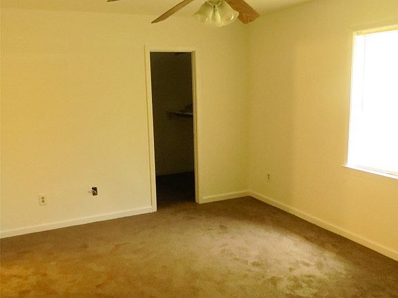 4th image of 2630 W Edgemont Ave