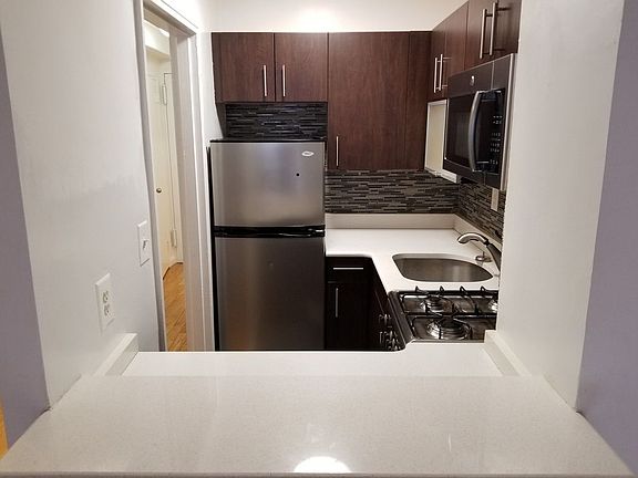 3rd image of 145 E 27th St APT 3D