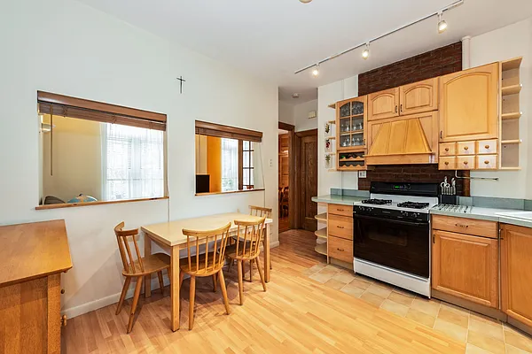 Sold by V I Properties Inc | media 21