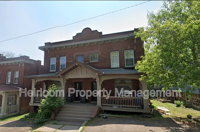 623 N 10th Ave E — Photo 1