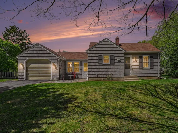 2233 Stewart Ave, Saint Paul, MN 55116