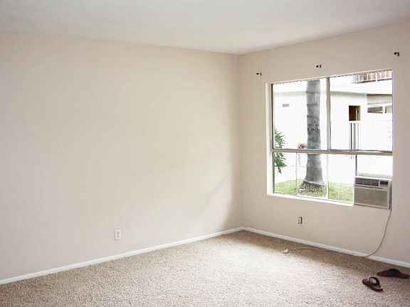 4th image of 1801 E Wilshire Ave APT 2