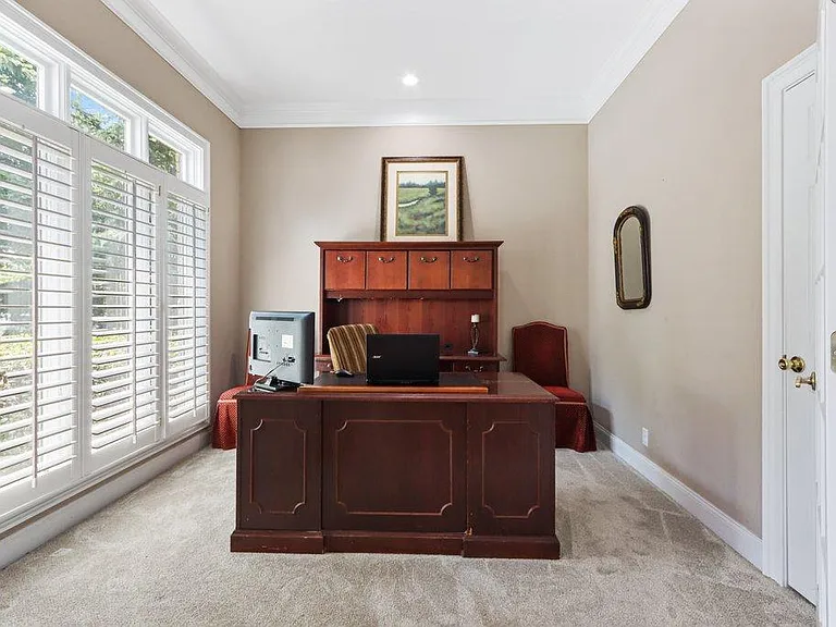 Highborne Dr NE — Photo 9