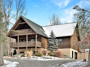 106 Rock Spring Dr, Greentown, PA 18426