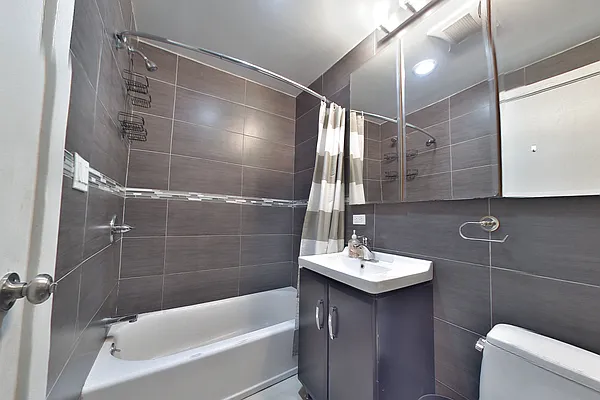 Rented by Platinum Properties | media 11