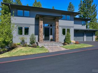 19080 Mount Hood Pl, Bend, OR 97703