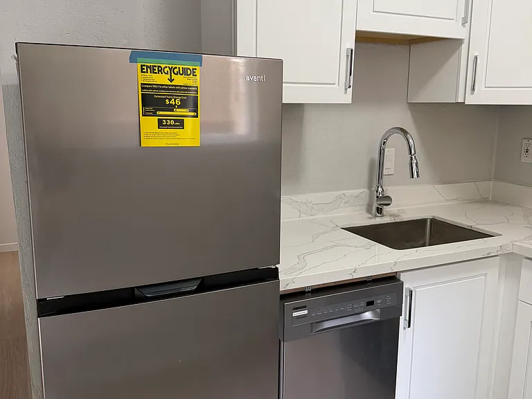 400 Monterey Blvd #5 — Photo 9