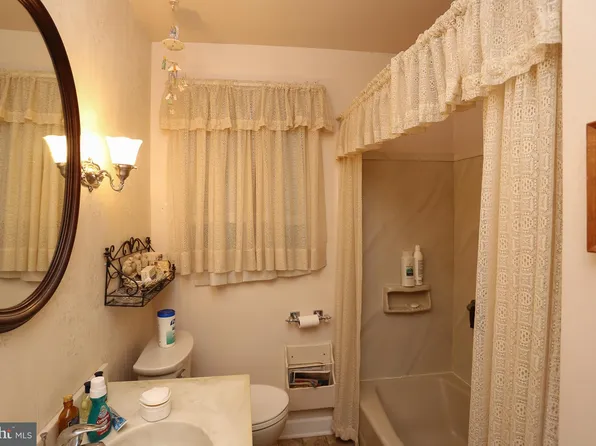 572 Forest View Rd, Linthicum, MD 21090