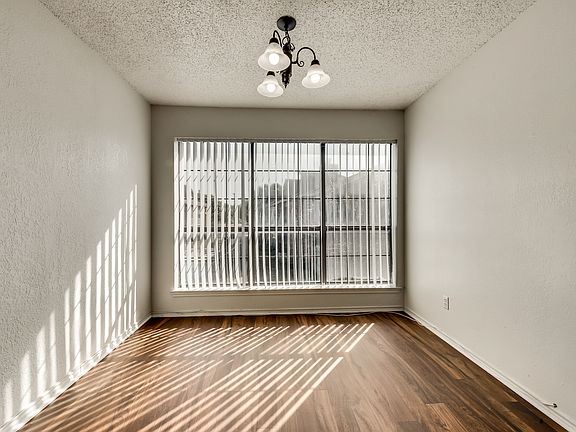 2nd image of 4047 Childress Ave #29203