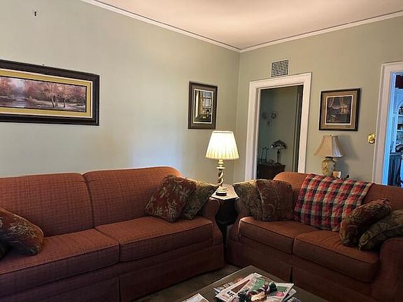 4th image of 32 Mason Croft Dr