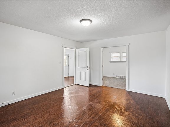 4th image of 3109 4th St