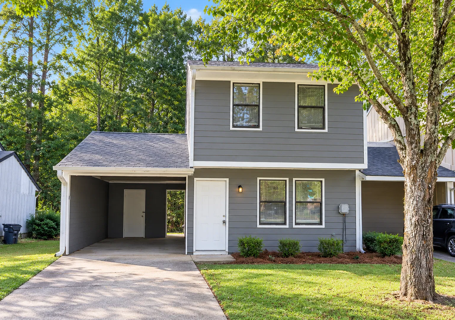 Quite Comfortable and Affordable Rental — Photo 1