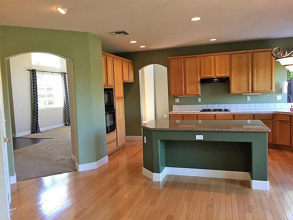 4th image of 3887 Meadow Wood Dr