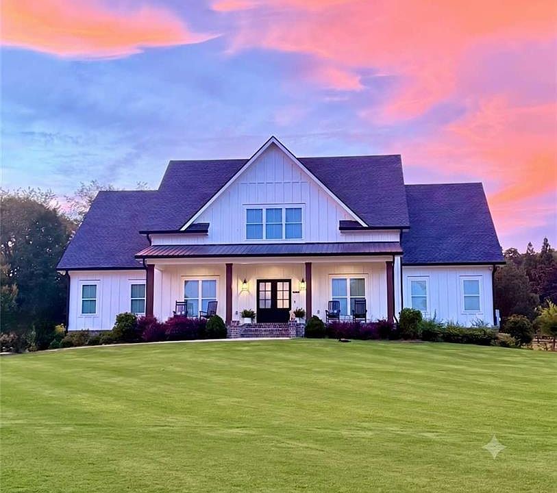 1st image of 8 Trimble Way SE