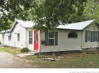 329 E Pine St S, Skiatook, OK 74070