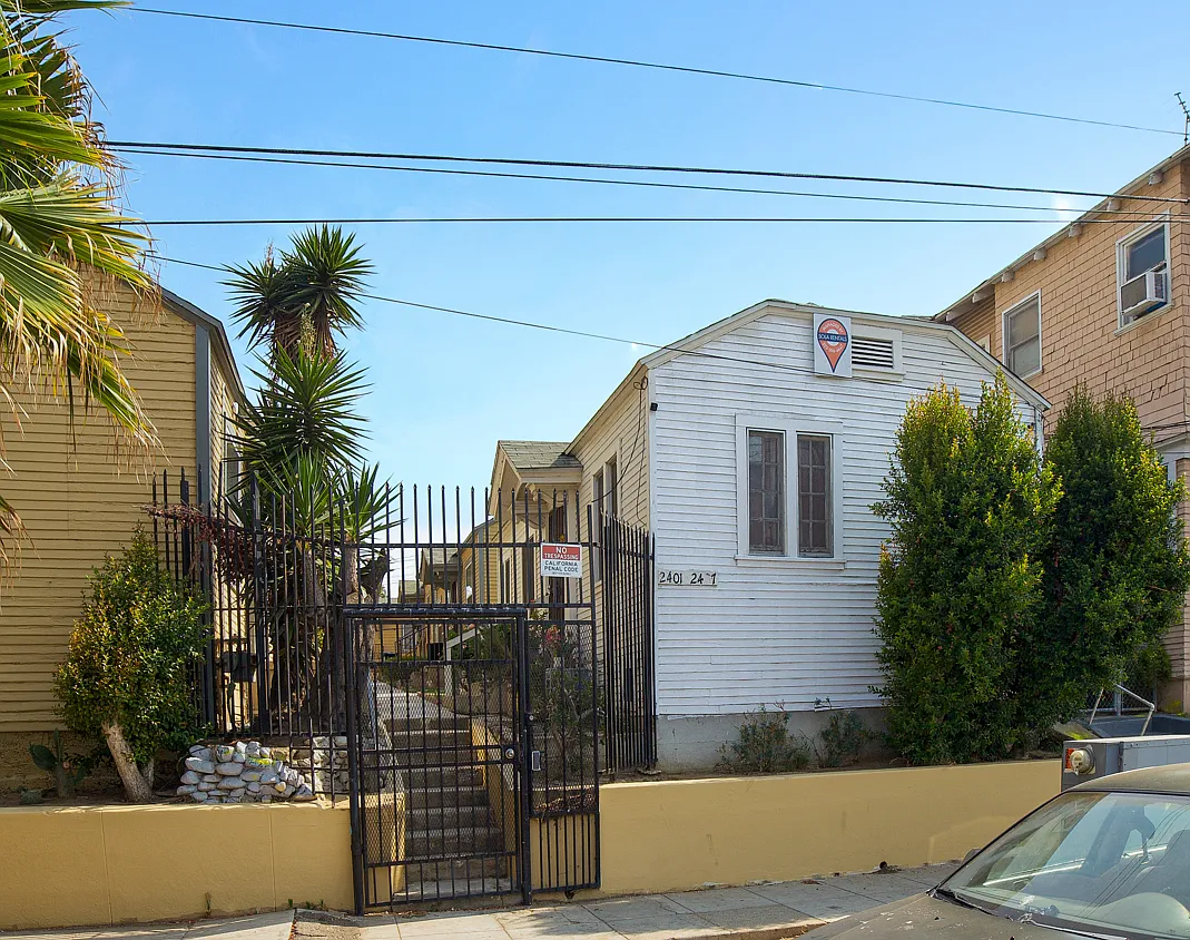 2401 W 10th St — Photo 3