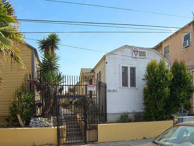 2401 W 10th St — Photo 3