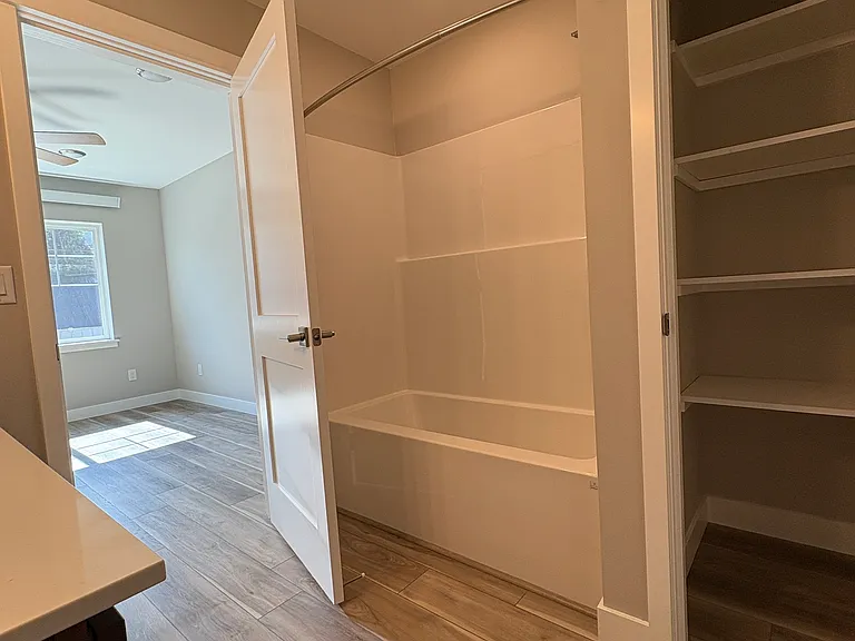 3623 Sussex Dr — Photo 7