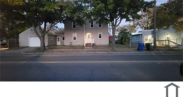 1148 Forest St — Photo 2