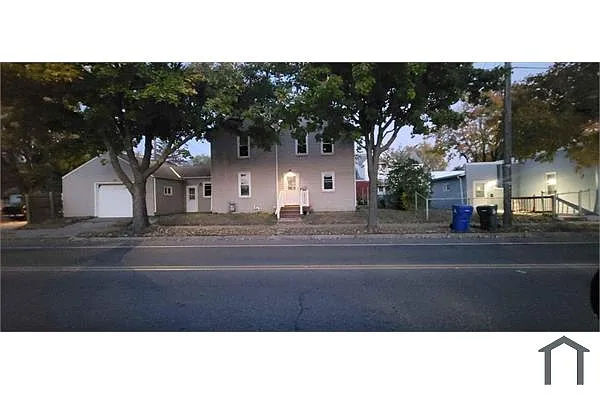 Building Photo - 1148 Forest St