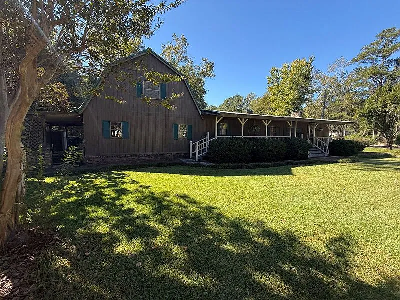 4 bed, 3.0 bath, $1,900 — Photo 1
