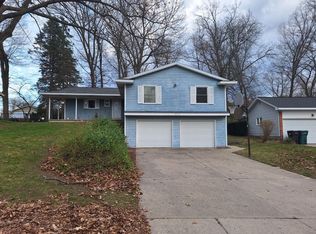 5508 Greenboro Dr SE, Kentwood, MI