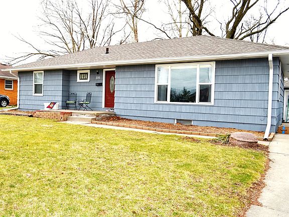 3rd image of 106 NW Scott St