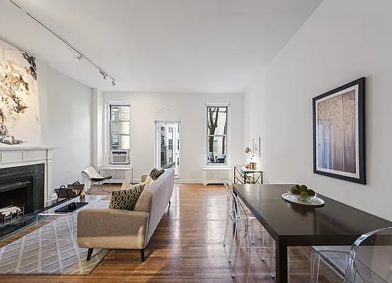 Sold by Warburg | media 14