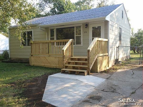 1st image of 810 Choctaw Ave