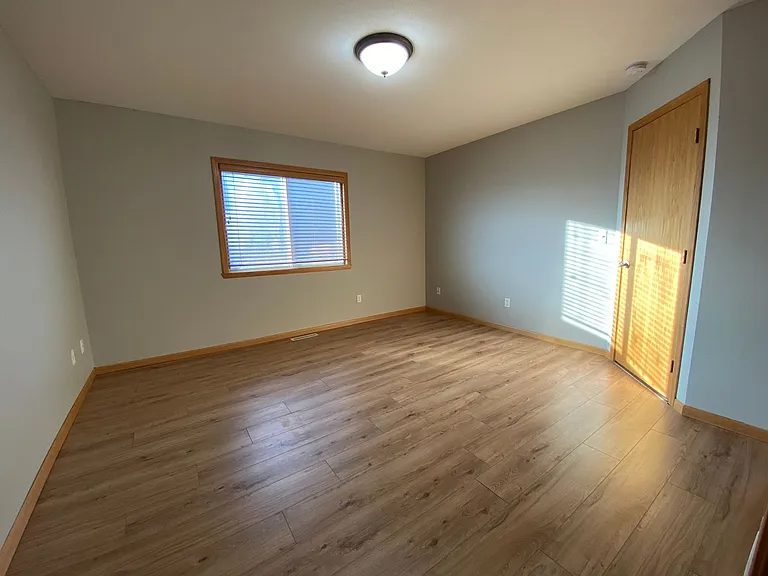2570 Amber Valley Ct S — Photo 16