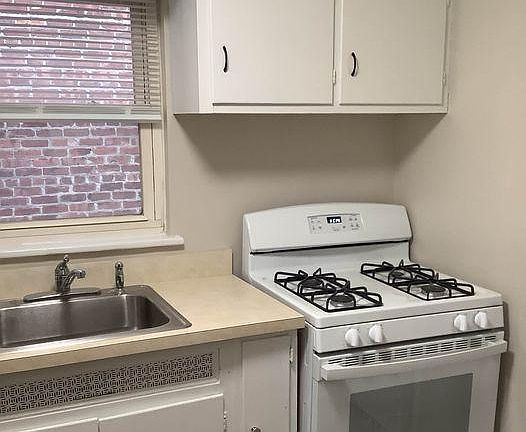 5th image of 24 Beech St #2