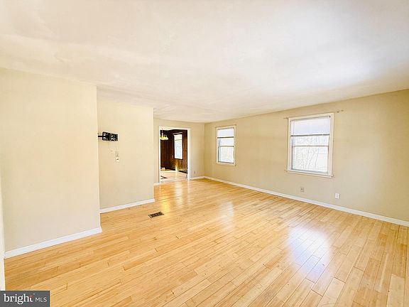 5th image of 115 Edison Rd