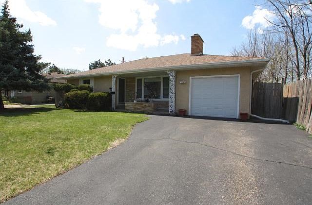 Great starter home with one owner since 1989.