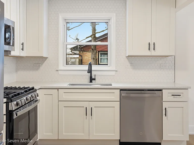 6135 Birmingham St — Photo 12