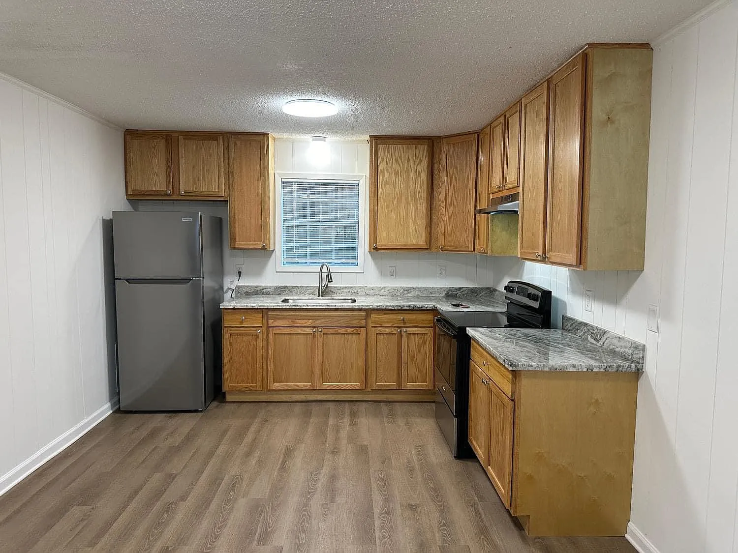 100 Cheyenne Dr — Photo 1