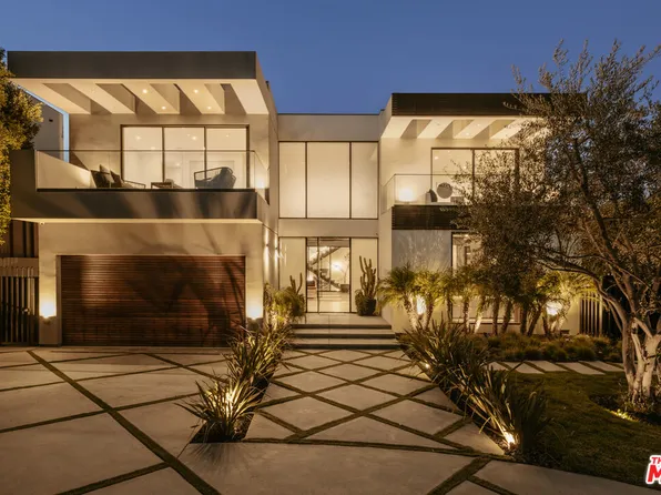 7107 Macapa Dr, Los Angeles, CA 90068