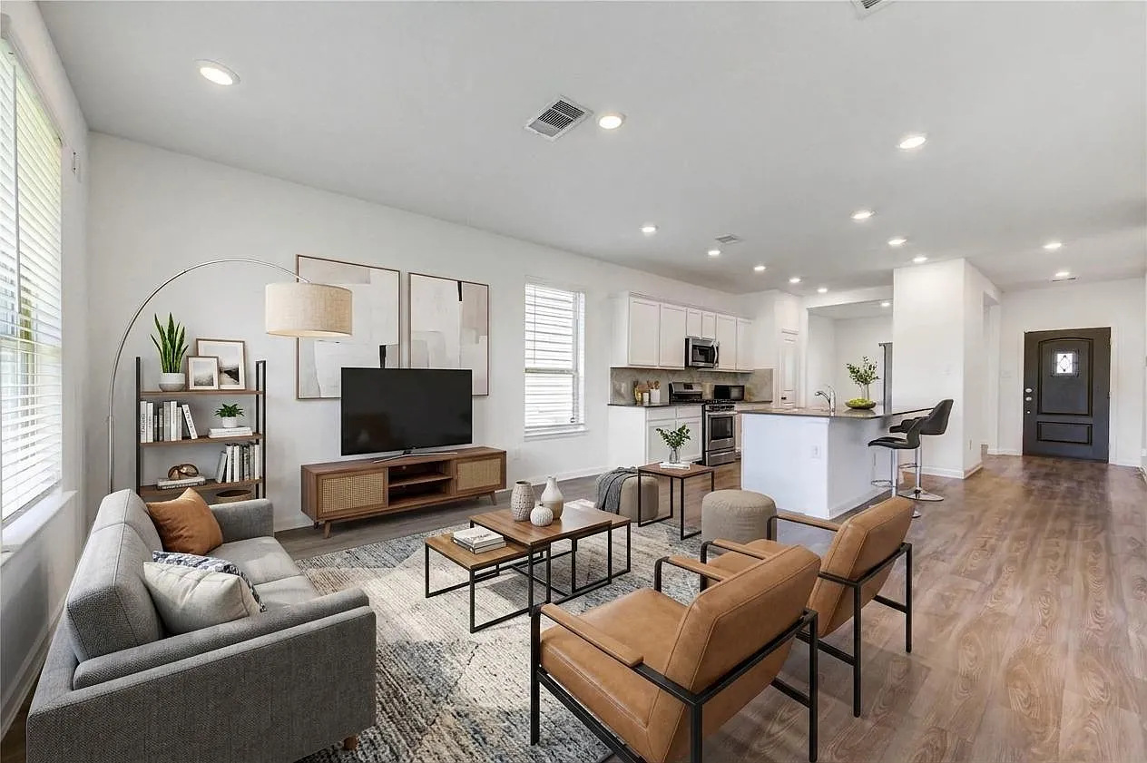 4 bed, 2.5 bath, 2506 sqft, $2,375 — Photo 3