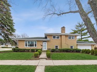 8158 N Meacham Ct, Niles, IL 60714