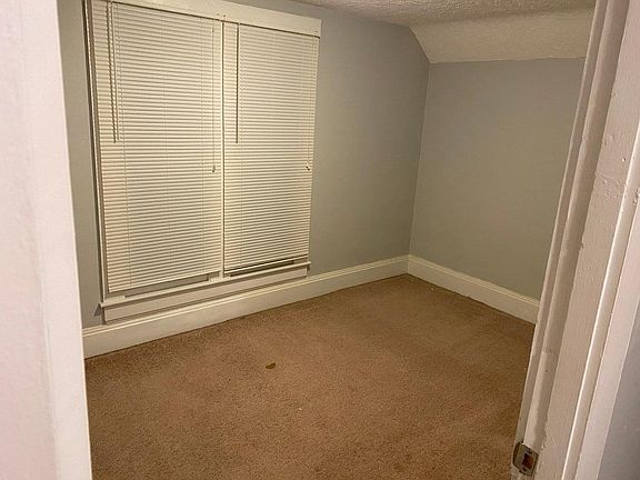 4th image of 909 Franklin Ave